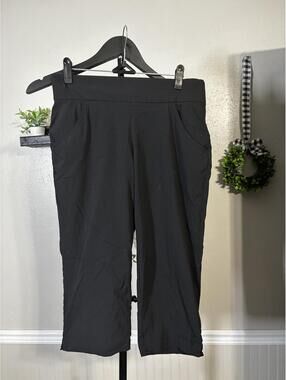 Columbia Black Mid-Rise Capri Pants M/M
